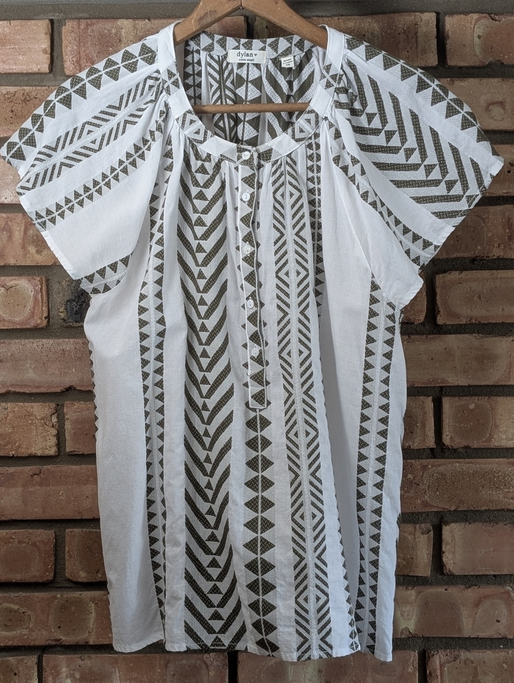 dylan White & Olive Geometric Top
